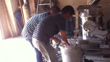 WFJ-20 Powder Grinding Machine Industrial Salt Milling Machine1