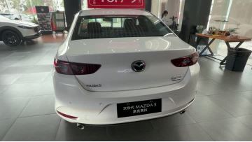 Mazda 3 Sedan