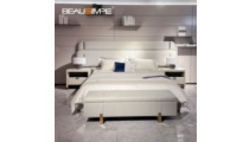 Modern luxury high-end master bedroom double bed solid wood frame cushion widescreen bed villa hotel  bedroom king size bed1