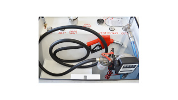 Tank connections of fuel cube tank