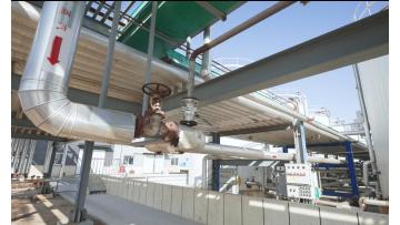 Pipe connection for raw material and power source