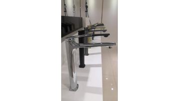 Classic Golden Lavatory Faucets Bathroom Single Hole Water Mixer Tap Basin Faucets Hot Cold Water Mixer Single Handle Gold DLSEN1