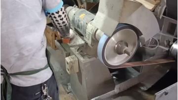 Removal of burrs and burrs - Rough grinding (removal of residual risers (1-2MM) after cutting)