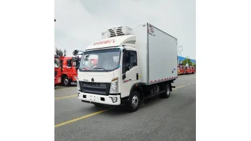 Premium Quality Sinotruk HOWO 4X2 4.2m 220HP Refrigerated City-Delivery Truck1