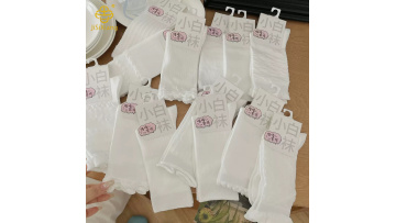 Korean Spring，Summer Edition Japanese Dark Pattern Lace Middle Socks