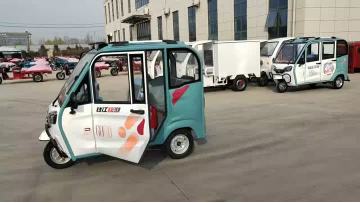 Luxurious two-door vehicle3