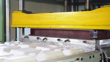 PS material foam food box making machine (HY - 1100x1100)1