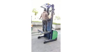 order picking forklift truck