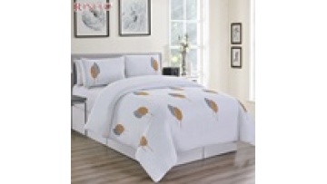 New fashion design luxury custom embroidery 3 pcs king size duvet cover set with comforter1