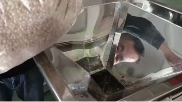 WFU Coriander Seed Wet and Dry Grinder