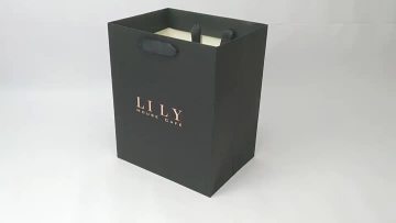 Luxury black paper gift bag (Soft feel black paper gift bag)