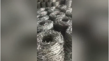 1.6mm*1.6mm galvanized barbed wire fence with plastic handle1