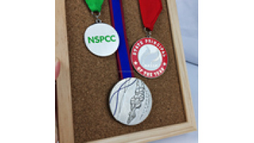 Design your own logo 3D zinc alloy medals gold silver bronze medal sports custom logo medals and trophies1
