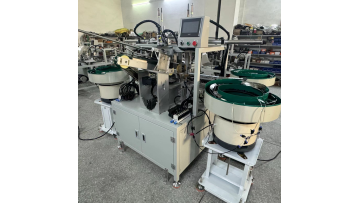 The plastic hanger manufacturing machine adopts fully automatic PLC control.