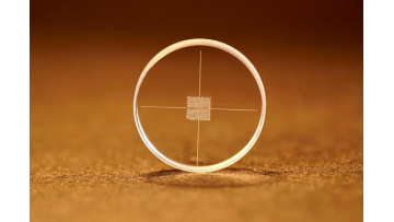 anti-red light reticle