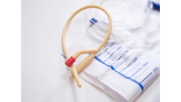 What are the advantages of silicone foley catheter