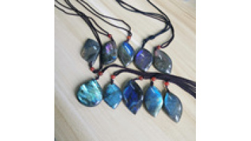 Wholesale Natural Crystal Stone Unisex Labradorite Leaves Water Drops Pendant for Mineral Jewelry Amulet1