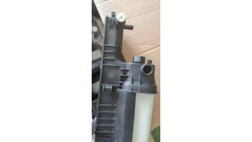 AUTO WATER RADIATOR PLASTIC TANK OE 1723528 FOR BMW 90-99 318 E36/43 89-95 525 E34/M40 92-98 528 E39/M521