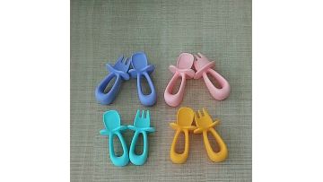 silicone baby spoon fork  utensils.mp4