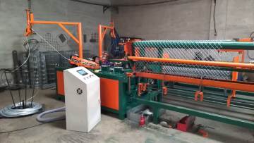 Double Wire Chain Link Fence Equipment machine / PLC Control Chain Link Weaving Machine For Fence1