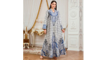 Muslim New Jacquard Dress Printing Stylish Abaya for Women Long Pearl Beading Decorated Kaftan1