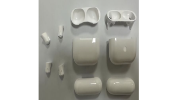 Injection hearing box and injection mold