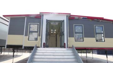 9.6m banquet car with left kitchen and right hall