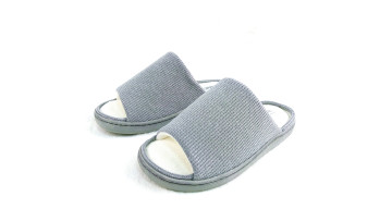 WB06 slipper front view
