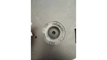 Plastic connection assembly for automobile fuel tank filler neck