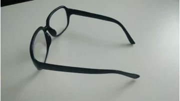 normal model lead glasses3