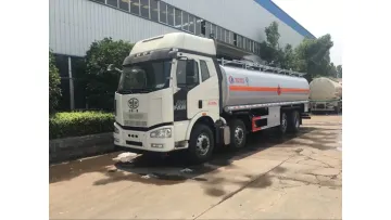 Factory Direct FAW Jiefang 8X4 26.5cbm Heavy-Duty Petroleum Transporter Tank Truck1