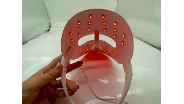 Essential for beauty: Light therapy mask 
