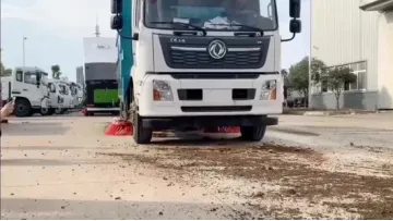 Ltra-Low-Price Dongfeng 4×2 18-Ton Sanitation Vehicle Road Washing and Sweeping Truck1