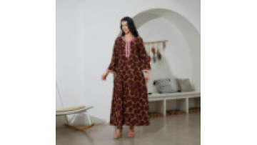 New Trendy Middle East Floral Ramadan Jalabiya Dubai Women's Muslim Abaya Dress Arab Islamic Robe with Pink Trim Button for Eid1