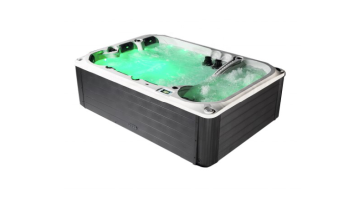 12 Person Outdoor Hot Tub with Jacuzzi