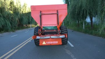 Frozen and dried manure spreader