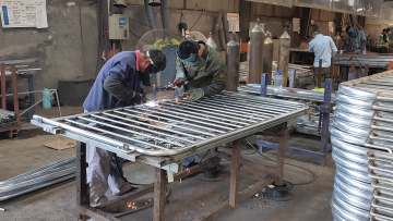 Round pipe galvanized cattle railing fence for ranch1