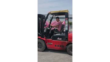 High-Performance Four-Wheel Electric Transport
