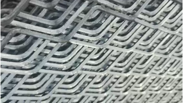 0.5mm - 1mm Galvanized Flattened Expanded Metal Mesh 40mmx10mm1