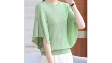 women pullover
