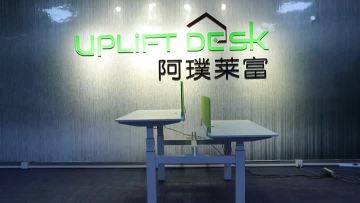 UD4-2back-to-back standing desk.mp4