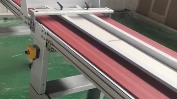 The technicians of maijin SPC planking in the workshop are producing orders from customers in Singapore