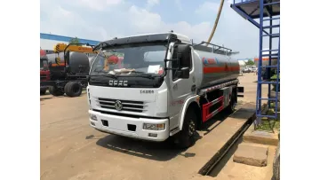 Premium Quality Dongfeng 4X2 8.2cbm Fuel Dispensing Tanker Truck1