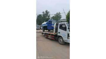 Three-wheel fecal suction truck2