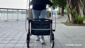 Lightweight Aluminum Up walker with Arm Rest Pad and Wheels TRA03C1