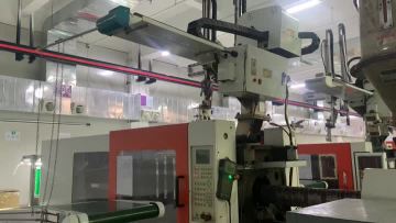 Injection molding of Cosmetic Container