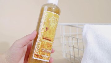 Private Label Exfoliating 24k Gold Deep Cleansing Natural Fragrance Full Body Wash Bath Gel Shower Gel1