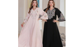 Middle Eastern Women's Dress Dubai Delicate Floral Embroidery Robe Abaya Muslim Ramadan Jalabiya with Lace Trimmed Bell Sleeves1