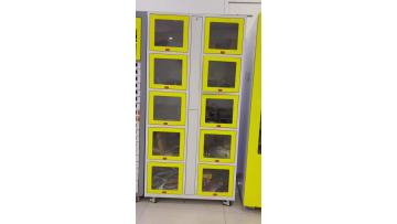 Independent 10 door grid cabinet