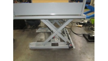 2830 Custom hydraulic lift table